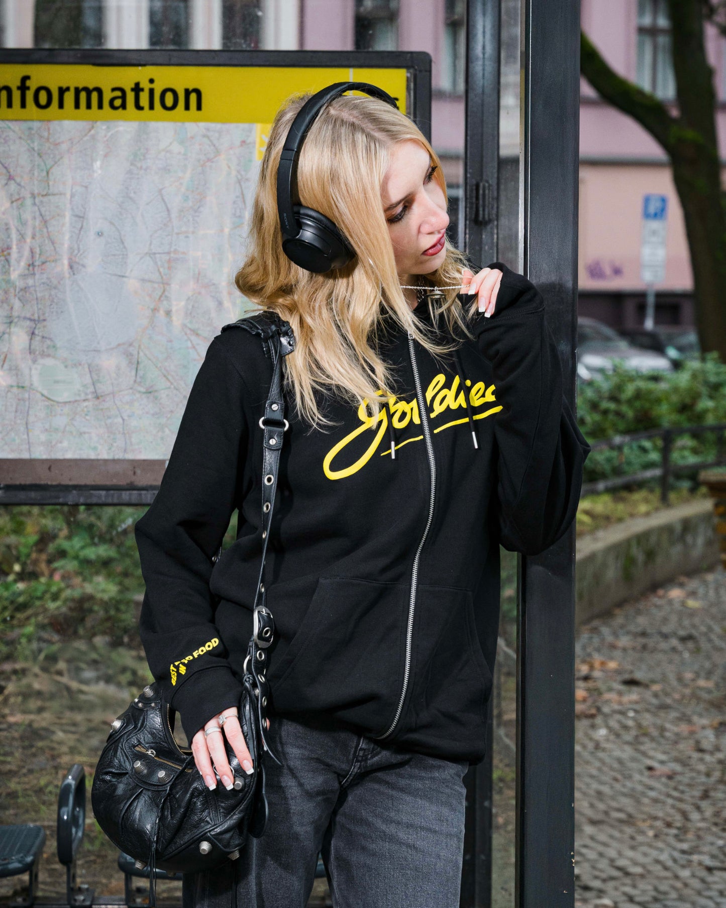 GOLDIES ZIP HOODIE